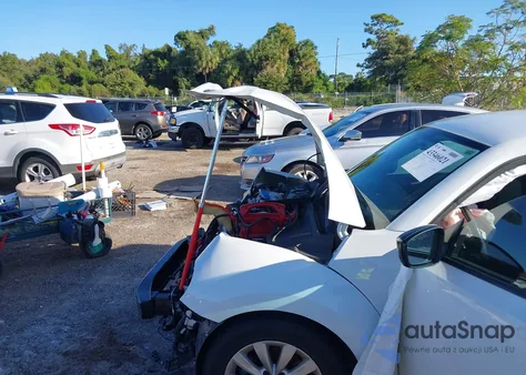 2018 Volkswagen Beetle 2.0T Coast/2.0T S from USA, damaged, VIN 3VWFD7AT1JM709421